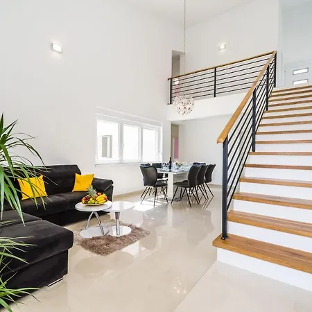 Vila Seaside Luxury With A Swimming Pool Posedarje, Novigrad - 15961 Posedarje