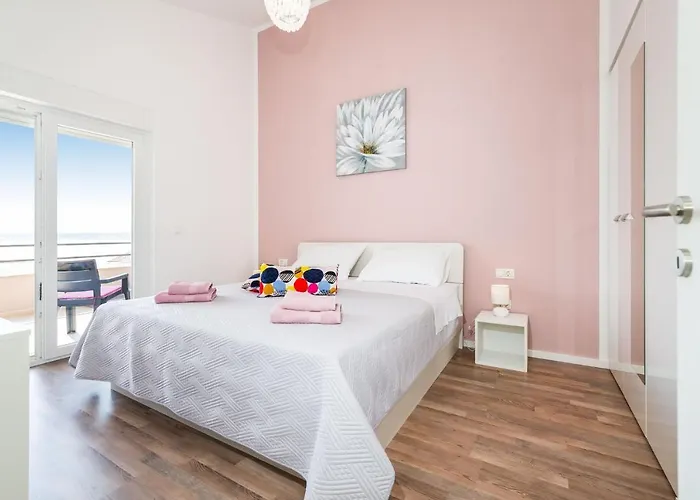 Seaside Luxury With A Swimming Pool Posedarje, Novigrad - 15961 Posedarje